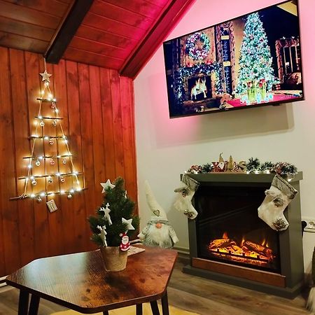 Snug Apartments - Private Parking Near Downtown Брашов Екстер'єр фото